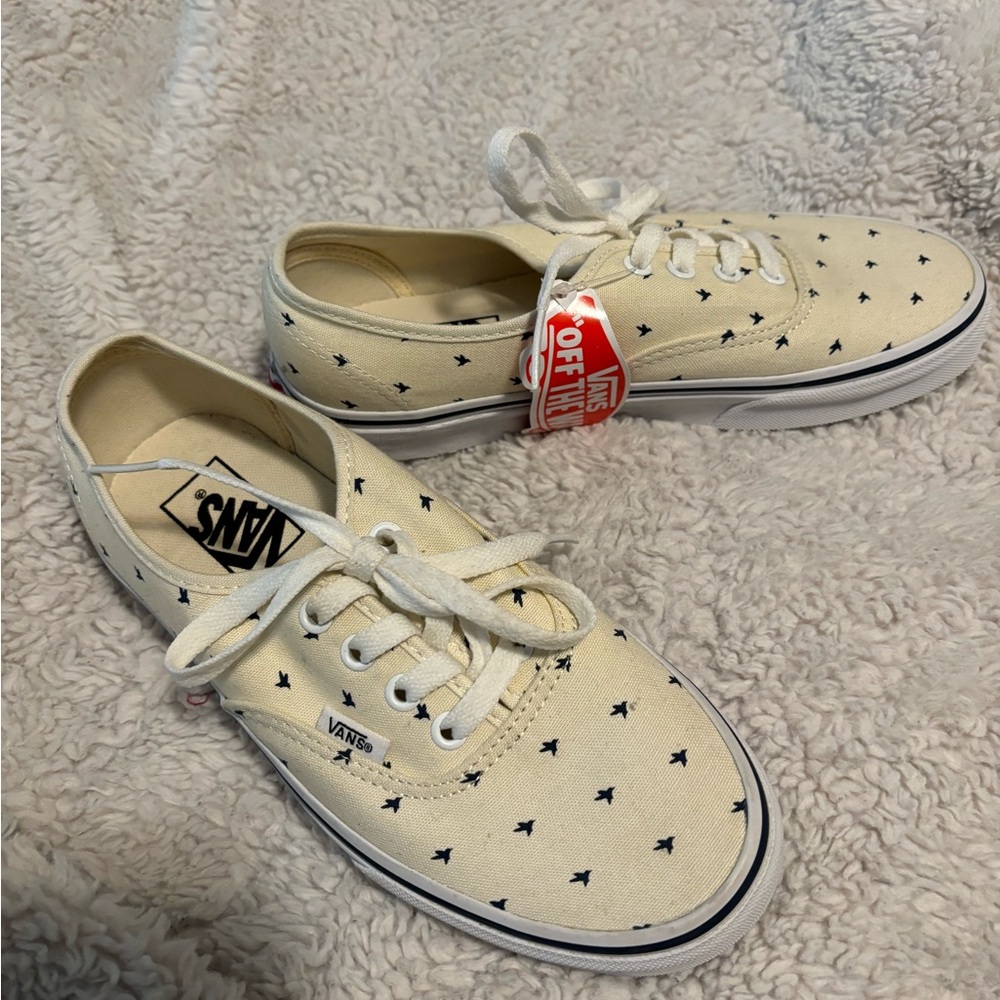 Vans Off-White Canvas Sneakers Size women’s 7.5 /mens 6 brand new with tags!